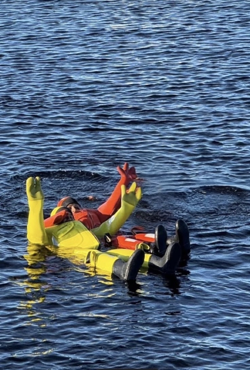 Ice floating experience from Ruka and Kuusamo icebreaker cruise